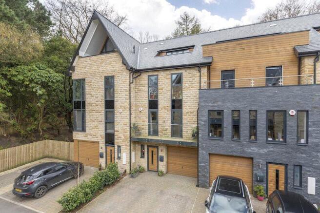 8 Craiglands Gardens