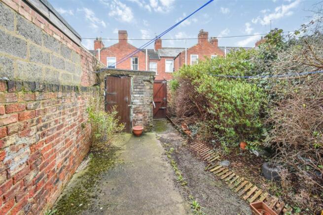 2 Bedroom Terraced House For Sale In Poppleton Road York Yo26