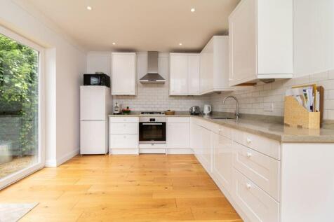 Court Farm Road, Warlingham