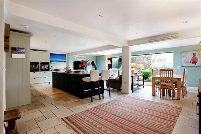 Kitchen/Living Area