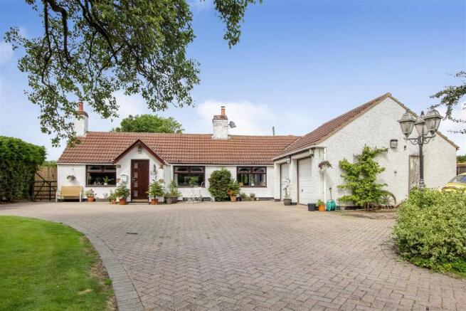 4 Bedroom Detached Bungalow For Sale In West Lane Dalton On Tees