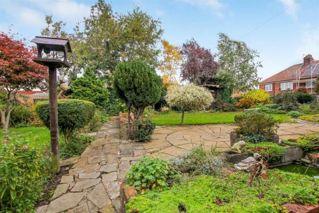 2 bedroom detached bungalow for sale in Harewood Lane, Romanby ...