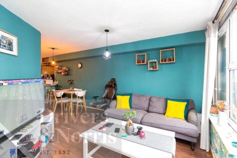 Hornsey Road, Holloway, London, N7