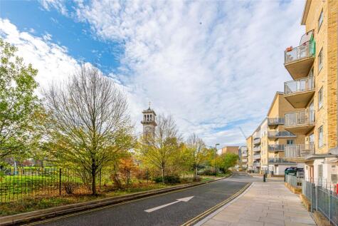 Clock View Crescent, London, N7