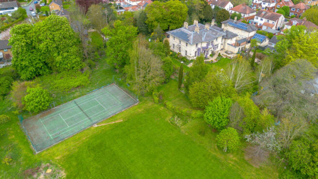 cliftonholme20