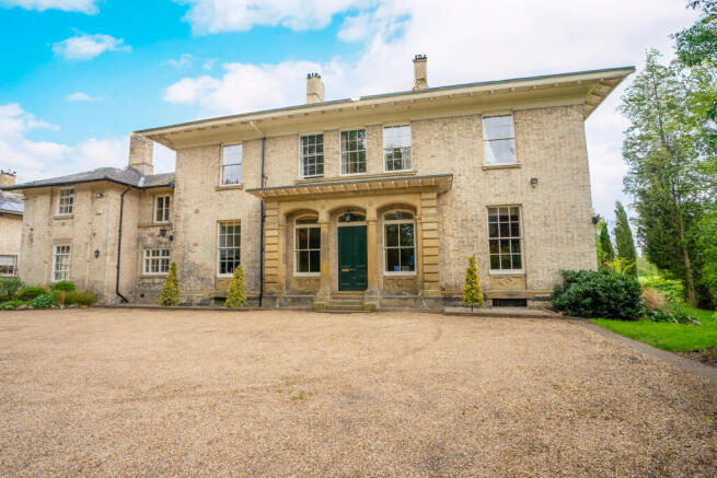 cliftonholme12