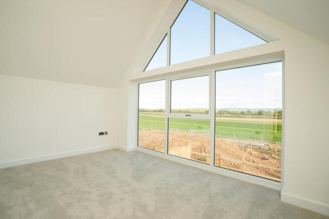 plot8sandhutton28