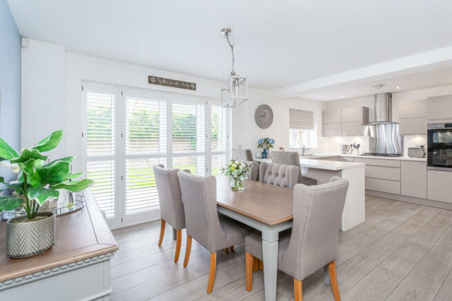 kitchen/dining room a