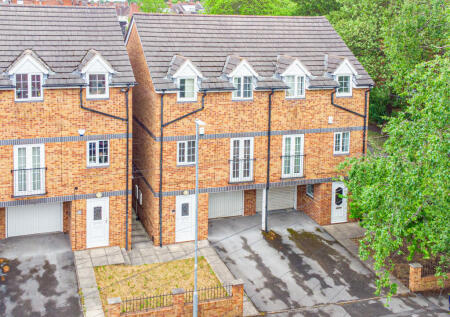 Birch Avenue, Leeds, LS15 7QY