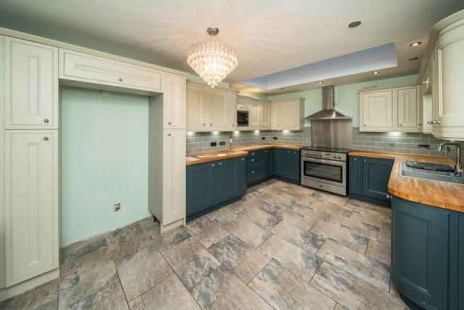 BREAKFAST KITCHEN