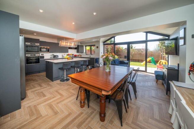 KITCHEN/DINER