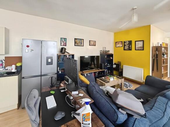 d6c37760-WhatsApp...