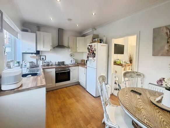 25e8fadc-WhatsApp...