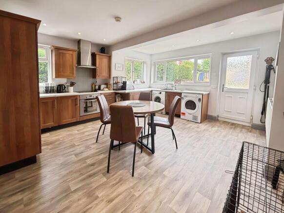 243b63db-WhatsApp...