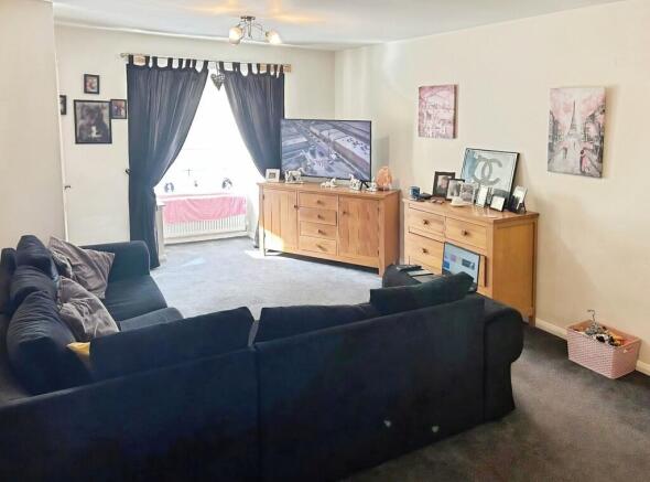 dbb6da5b-WhatsApp...