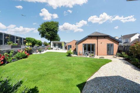 Manor Grange, North Broomhill