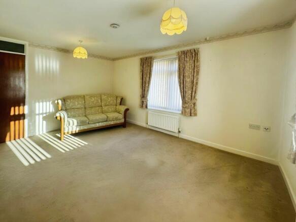 HX00006393 - Living Room 2