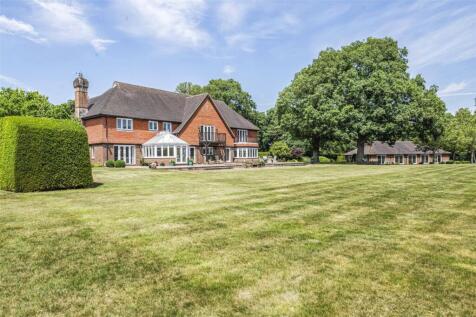 Forest Park, Winterpit Lane, Mannings Heath, Horsham, RH13