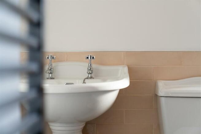 Bathroom-4.jpg