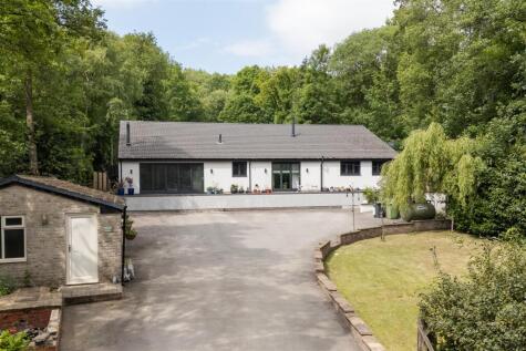 The Hollies, Middle Road, Hardwick Wood, Wingerworth, Chesterfield, S42 6RH