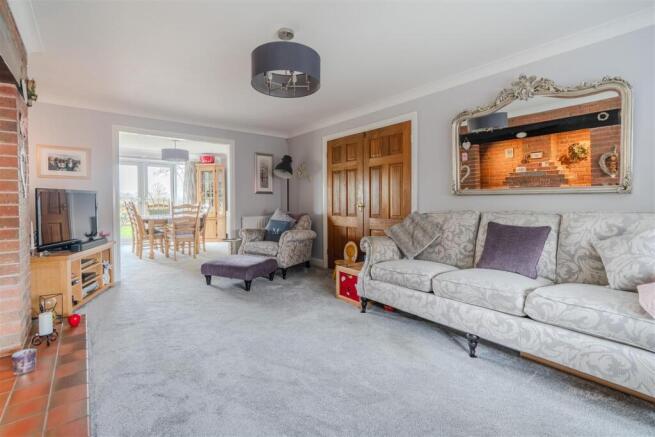 Living Room-4.jpg