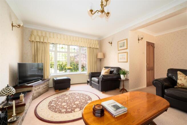 Living Room-2.jpg