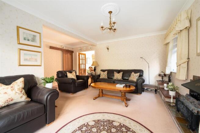 Living Room-3.jpg
