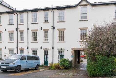 Brearley Hall, Woodmere Drive Old Whittington, Chesterfield, Derbyshire S41 9TA