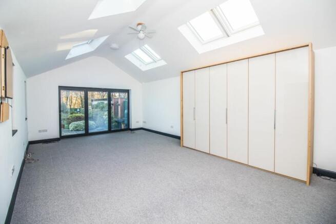 Extended reception room 