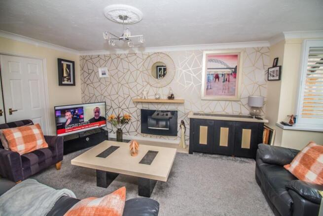 Lounge Pic 2.