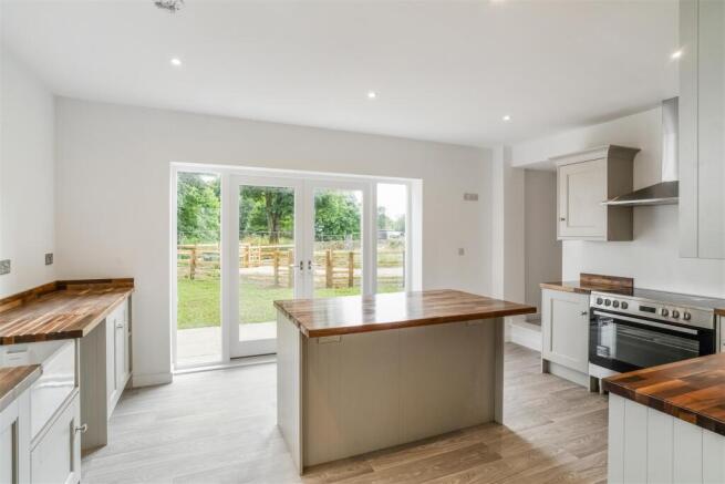 Old Puesdown Inn - Unit 4 (14).jpg