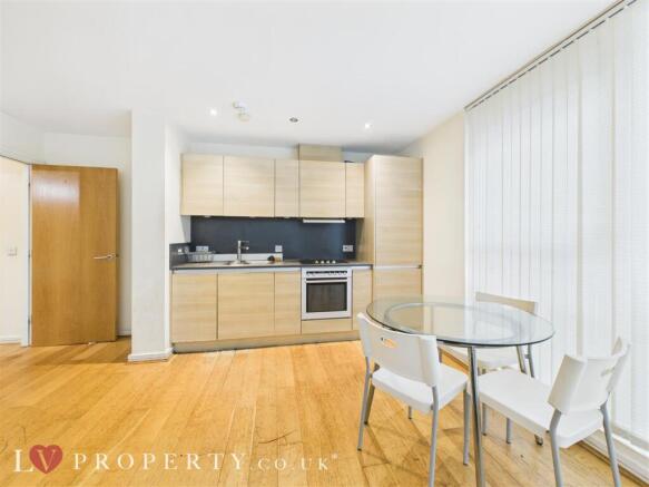 CAM05016G0-PR0116-ST