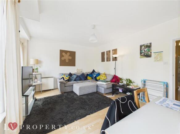 CAM05016G0-PR0077-ST