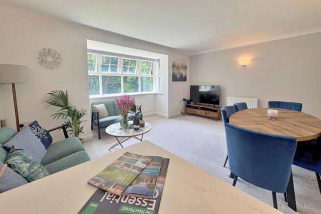 Living/Dining Area