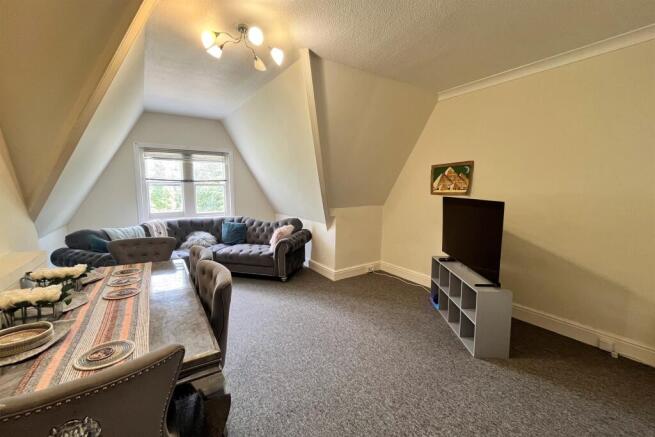 Living Dining Area