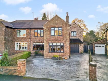 Denbury Avenue, Stockton Heath, WA4