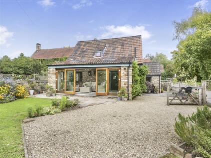 A charming converted cottage with space and countryside charm.