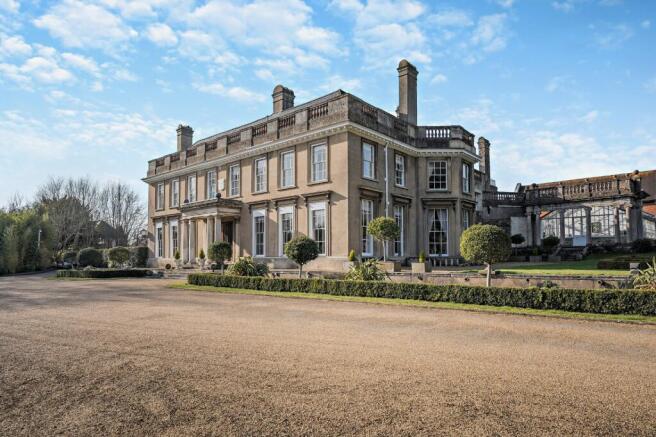 Douces Manor