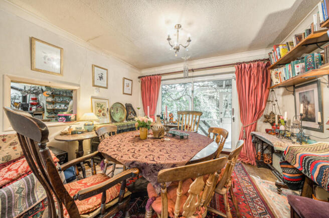 1369684-10-68f8a8...