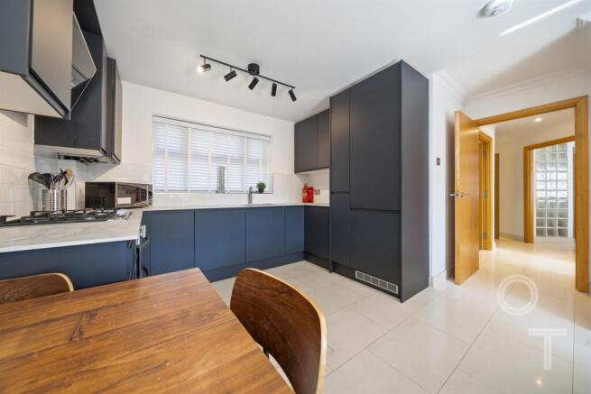 Kitchen (Main)
