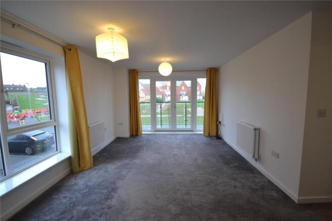 Lounge/Dining Area