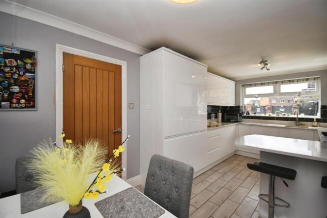 Kitchen / breakfast room