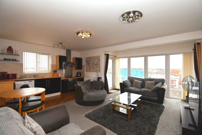 Kitchen / lounge
