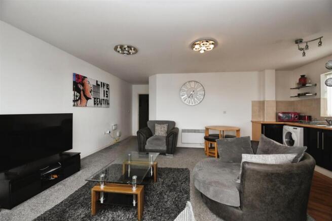 Kitchen / lounge
