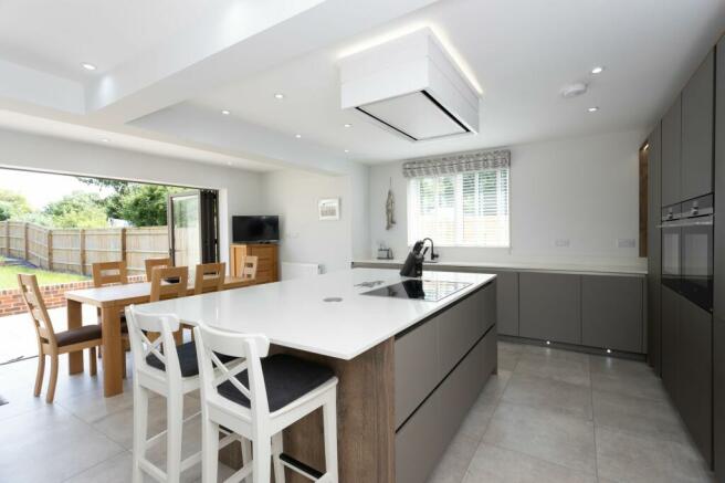 Kitchen / Dining Area