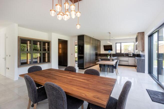 Kitchen / Dining