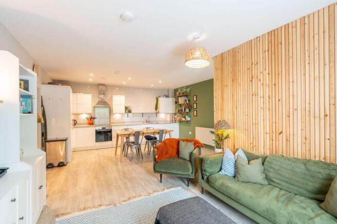 Kitchen / Reception
