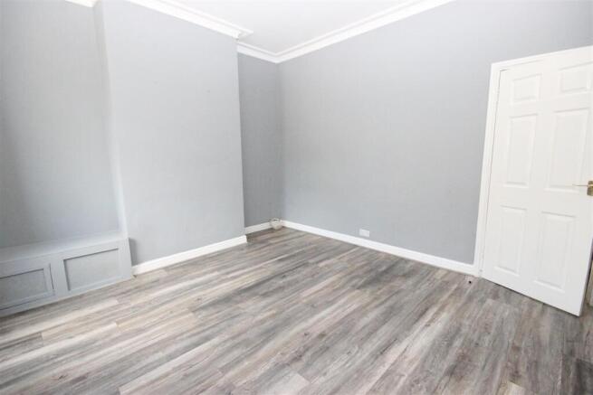 lounge 1.JPG