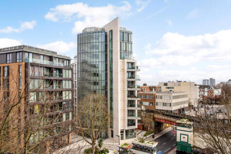 Plaza Gardens, London, SW15