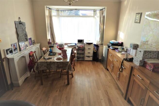 3 Bedroom Houses To Buy In Romford Primelocation